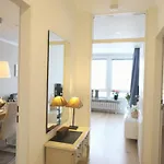 Im Zentrum Von Gelegene Mit Westbalkon Und Schoenem Ausblick アパート *