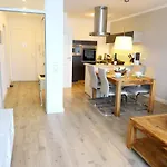 Im Zentrum Von Gelegene Mit Westbalkon Und Schoenem Ausblick アパート ヴェスターラント