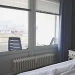 Im Zentrum Von Gelegene Mit Westbalkon Und Schoenem Ausblick アパート *