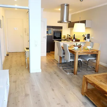 Apartment Im Zentrum Von Gelegene Mit Westbalkon Und Schoenem Ausblick *