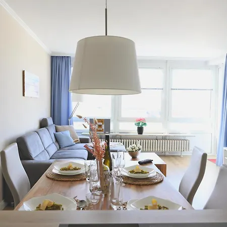 Im Zentrum Von Gelegene Mit Westbalkon Und Schoenem Ausblick * Westerland