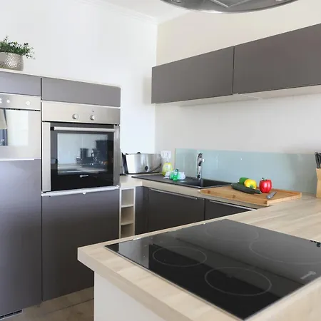 Im Zentrum Von Gelegene Mit Westbalkon Und Schoenem Ausblick Appartamento